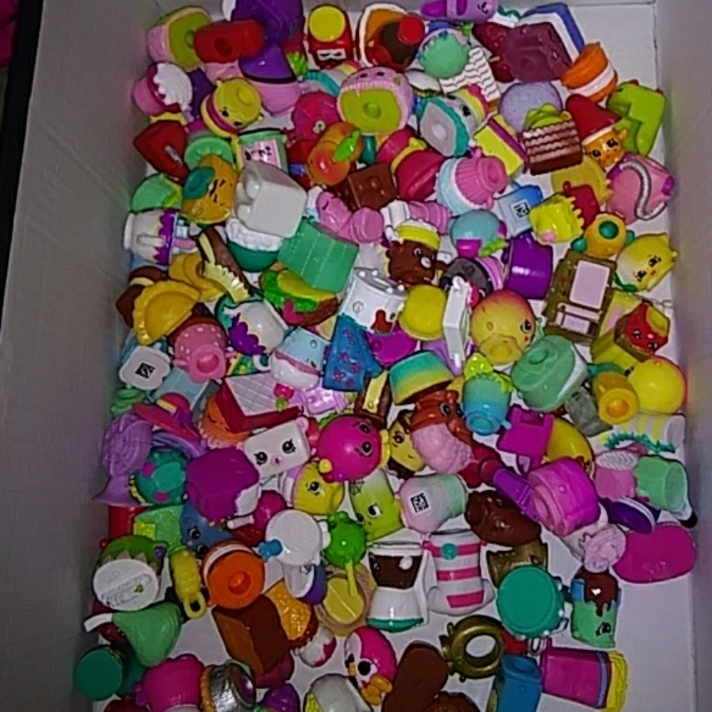 190 shopkins (random)